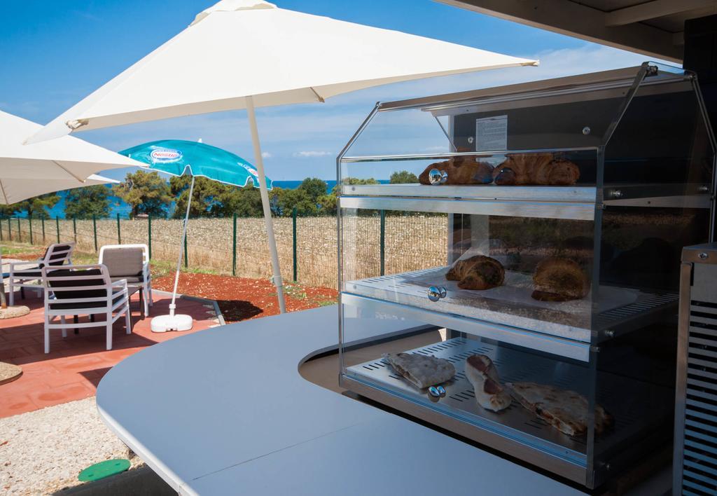 Camping Adria Mobile Homes In Camping Kastanija Новиград Екстериор снимка