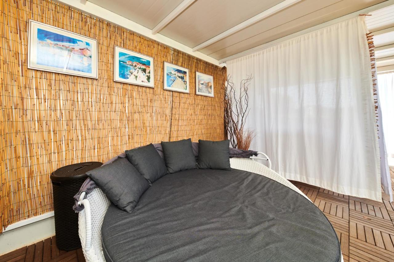 Camping Adria Mobile Homes In Camping Kastanija Новиград Екстериор снимка